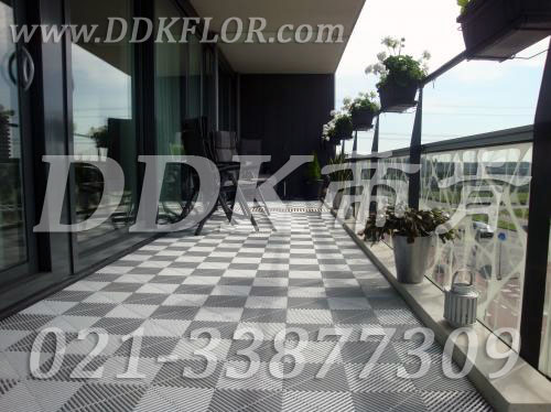 陽臺裝修用灰顏色新型地板磚樣板圖片,帝肯(DDK)_8100_T500(露天陽臺地面材料)效果圖 陽臺裝修用灰顏色新型地板磚樣板圖片,帝肯(DDK)_8100_T500(露天陽臺地面材料)效果圖,別墅陽臺地板,別墅陽臺裝修,室外陽臺地板,室外陽臺磚,室外露臺地磚,室外露臺裝修,舞臺地板,陽臺地板磚,陽臺地磚裝修,陽臺戶外地板,陽臺拼裝地板,陽臺裝修,露臺地板,露臺地磚,露臺地面裝修,露臺拼接地板,露臺花園裝修,露臺防滑地板,露臺防滑地磚,頂樓露臺裝修,室外生態地板,室外環保地板,室外防腐地板