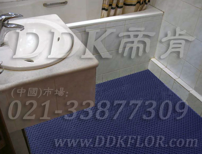 深藍色_浴缸邊防滑鋪地材料（13）樣板圖片,帝肯(DDK)_8200_337效果圖,衛浴防滑墊,洗浴防滑墊,洗澡間防滑墊,浴室pvc格柵地板,浴室地墊,浴室地板,浴室地板磚,浴室地毯,浴室地磚,浴室地膠,浴室墊,浴室防滑地墊,浴室防滑地板,浴室防滑地磚,浴室防滑地膠,浴室防滑墊,浴室防滑疏水磚,浴池防滑地墊,浴池防滑墊,淋浴房防滑墊