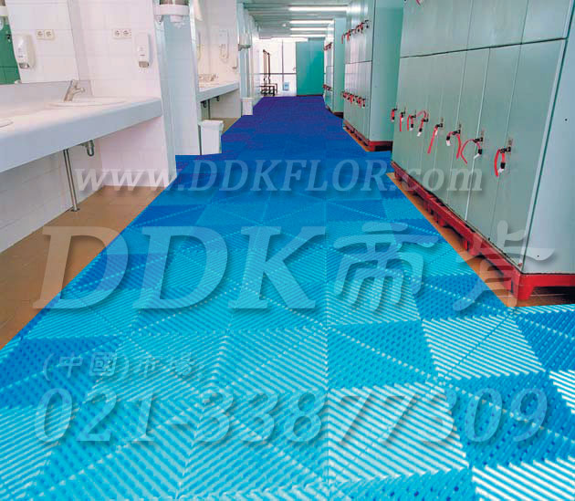 藍色相拼紋_洗浴中心地面防滑地板材料（3）樣板圖片,帝肯(DDK)_8100_337（疏水型衛(wèi)生間浴室防滑地磚材料） 效果圖,衛(wèi)浴防滑墊,衛(wèi)生間地墊,衛(wèi)生間地板隔水墊,衛(wèi)生間地膠,衛(wèi)生間塑料地板,衛(wèi)生間防水地墊,衛(wèi)生間防水墊,衛(wèi)生間防滑地墊,衛(wèi)生間防滑地毯,衛(wèi)生間防滑墊,浴室pvc格柵地板,浴室地墊,浴室地板,浴室地板磚,洗手間防滑墊,洗手間地墊,洗手間防滑地毯,洗浴防滑墊,洗澡間防滑墊,浴室地毯,浴室地磚,浴室地膠,浴室墊,浴池防滑墊,浴池防滑地墊,浴室防滑疏水磚,浴室防滑墊,浴室防滑地膠,浴室防滑地板,浴室防滑地墊,淋浴房防滑墊,公共衛(wèi)生間塑料地毯,廁所防滑墊,桑拿地板