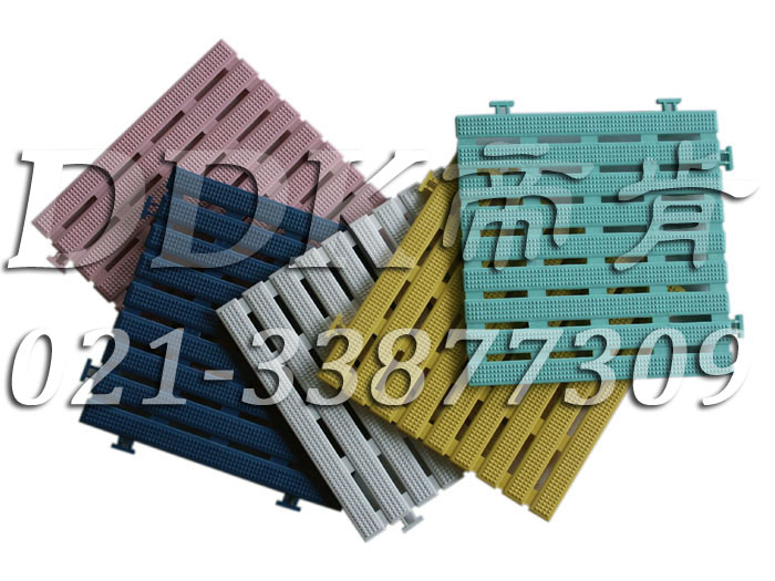 排條型_透底防滑板_30x30cm蘭白草綠紫多色樣板圖片,帝肯(DDK)_8700（Anli|安利）效果圖,塑料防滑網格墊,塑料網格防滑地墊,塑料網格扳,網格塑料墊,網格地墊,網格地板,網格防滑墊,網格塑料地板墊,防滑塑料網格,網孔地墊,室外拼接地墊,拼裝地墊,拼接式地墊,拼接式防滑墊,防滑拼墊,PVC拼接地墊,室外鏤空拼裝地板,籃球場地拼裝地板,漏水防滑墊,漏水地膠,漏水地墊,漏水橡膠墊,透水地墊,防水地墊,防水地毯,防水墊,防水地膠墊,防水防滑墊,隔水地墊,隔水地板,隔水材料,耐油耐水地墊,疏水墊,疏水性材料,疏水磚,疏水防滑地墊,疏水防滑墊,疏水板,塑料膠墊,pvc防水地墊,z字型疏水墊,衛生間防水地墊,衛生間防水墊,衛生間地板隔水墊,排水地墊,排水地板,排水防滑墊,泄水型地板磚,透水防滑塑膠地墊,防滑隔水墊,防潮地墊,pvc防滑地膠,PVC防滑墊,pvc地墊,pvc地膠