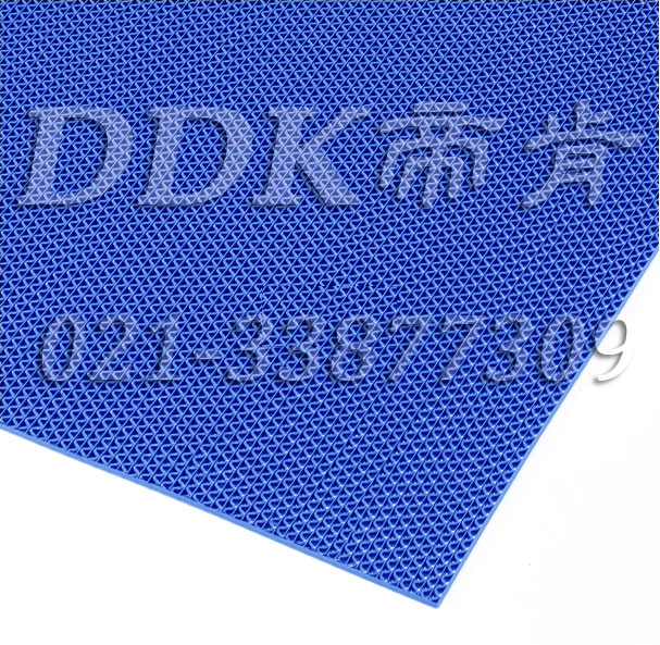 PVC材質(zhì)網(wǎng)格透水藍(lán)色地毯樣板圖片,帝肯(DDK)_1800（Swatch|斯沃基）效果圖，PVC地毯,pvc地膠,pvc地面材料,pvc塑料地毯,pvc塑膠地墊,pvc塑膠地毯,pvc防水地墊,pvc防滑卷材,pvc防滑地墊,pvc防滑地毯,塑料網(wǎng)格防滑地墊,塑料防滑網(wǎng)格墊,網(wǎng)格塑料墊,網(wǎng)孔地墊,網(wǎng)格地墊,網(wǎng)格防滑墊,網(wǎng)狀地毯,網(wǎng)狀防滑墊,網(wǎng)眼防滑,防滑塑料網(wǎng)格,鏤空地膠,多孔防滑地墊,帶孔防滑墊,z字型疏水墊,s紋型防滑墊,s形防滑墊,s形防滑地墊,PVC防滑墊,pvc防滑地膠,排水防滑墊,排水地墊,漏水地墊,漏水地膠,漏水防滑墊,漏水橡膠墊,疏水地毯,疏水地墊,疏水地膠,疏水墊,疏水性材料,疏水防滑地墊,疏水防滑墊,透水地墊,透水地板膠墊,防水地墊,透水防滑塑膠地墊,防水地毯,防水地膠墊,防水墊,防水防滑墊,防滑隔水墊,隔水地墊,隔水地板,隔水材料