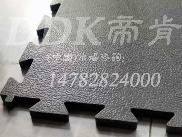 535*535mm超厚耐壓地板10mm卡扣工業地膠載重地板DDK-Inca，互扣式地墊,pvc塑膠鎖扣地板,彩色圓扣墊,汽車4s店卡扣展示板,鎖扣pvc地板,鎖扣地墊,鎖扣塑膠地板,PVC拼接地墊,塑料拼接地板,塑料拼裝地板,可拼接展會塑膠地板,拼接地板,拼接式地墊,拼裝地墊,拼裝地板,拼裝地膠,防滑拼墊,抗壓地墊,抗壓地板,耐壓地板,耐壓地磚,耐壓地膠,耐磨抗壓防滑膠墊,耐重壓地墊,耐重壓地板,重型地板,重型防滑耐油墊,工業承重地坪,承重地磚,承重地膠墊,500X500mm,pvc塑膠地板,pvc橡膠地板,車間橡膠地板,減震橡膠墊,工業橡膠地板,工廠用橡膠地墊,橡膠地板,橡膠地磚,車間橡膠墊,車間用地板膠